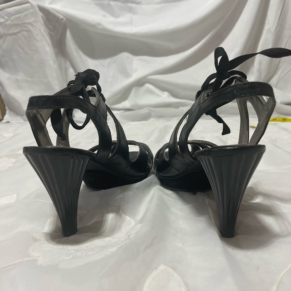 R2 Black Strappy Heels - Picture 5 of 8